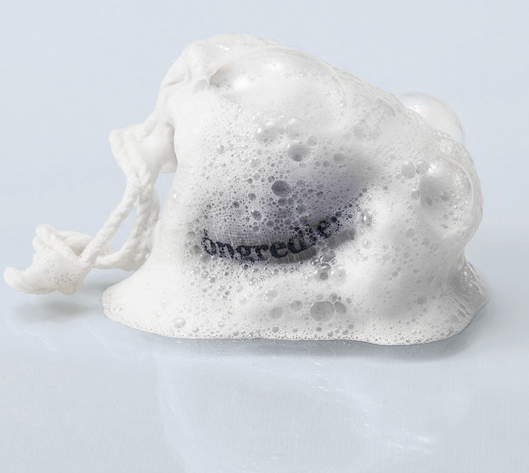 ongredients Butterfly Pea Cleansing Ball 110g