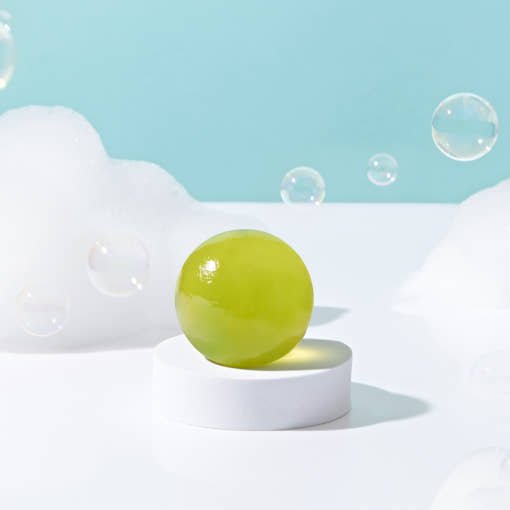 ongredients Jeju Green Tea Cleansing Ball 110g - JOSEPH BEAUTY