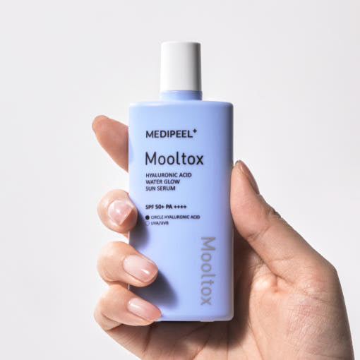 MEDIPEEL Hyaluronic Acid Mooltox Water Glow Sun Serum SPF 50+PA++++ 52ml