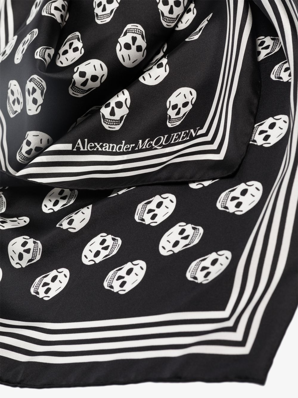 Alexander McQueen Scarfs Black