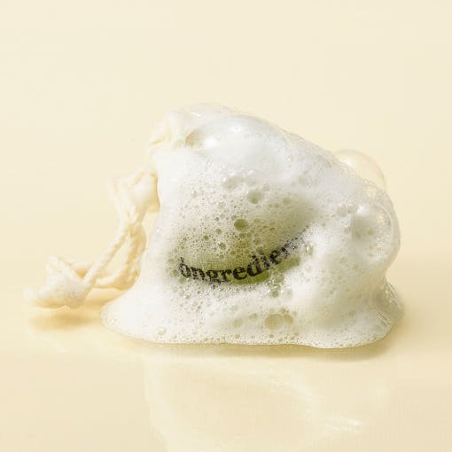 ongredients Jeju Green Tea Cleansing Ball 110g - JOSEPH BEAUTY